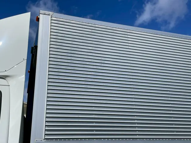 いすゞ ギガ QKG-CYJ77A(8x4)の写真20