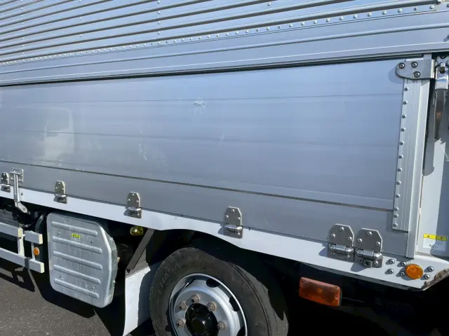 いすゞ ギガ QKG-CYJ77A(8x4)の写真24