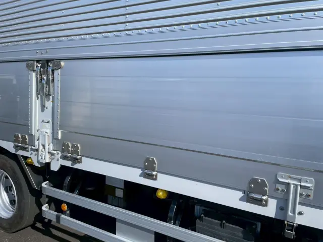 いすゞ ギガ QKG-CYJ77A(8x4)の写真25