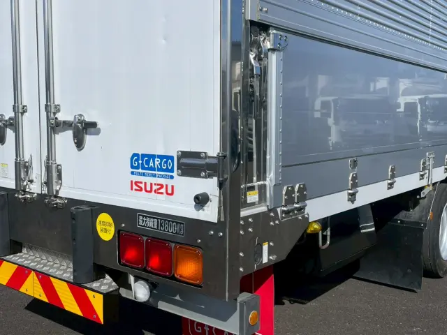 いすゞ ギガ QKG-CYJ77A(8x4)の写真26