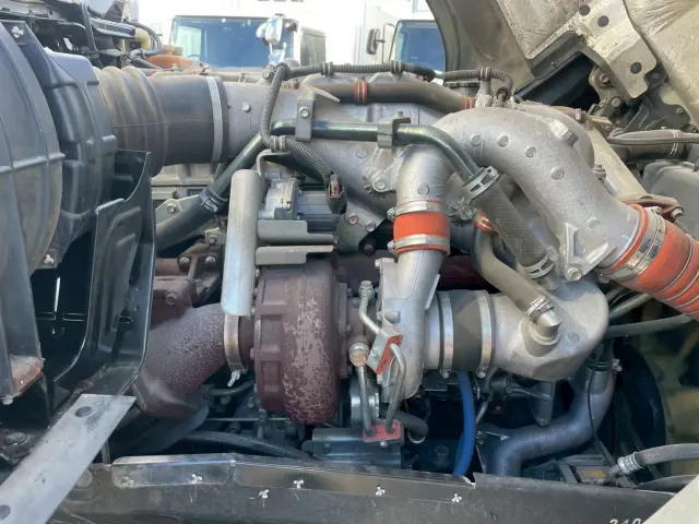 いすゞ ギガ QKG-CYJ77A(8x4)の写真29