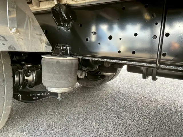 いすゞ ギガ QKG-CYJ77A(8x4)の写真34