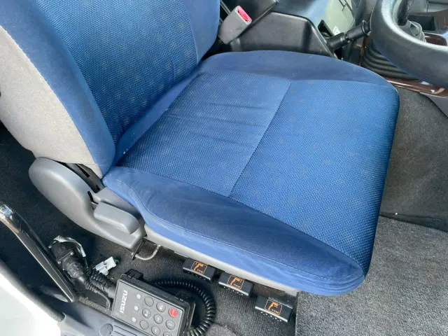 いすゞ ギガ QKG-CYJ77A(8x4)の写真41