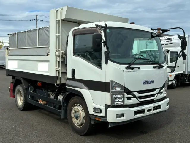 いすゞ フォワード 2RG-FTR90U2(2WD)の写真3
