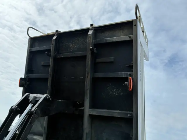いすゞ フォワード 2RG-FTR90U2(2WD)の写真19