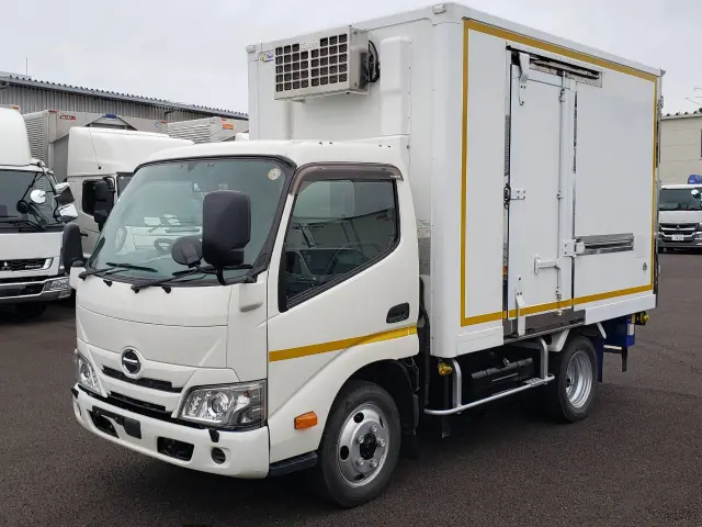 日野 デュトロ 2KG-XZU675M(4WD)の写真1