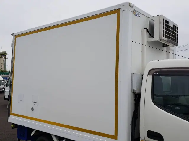 日野 デュトロ 2KG-XZU675M(4WD)の写真9