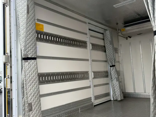 日野 デュトロ 2KG-XZU675M(4WD)の写真10