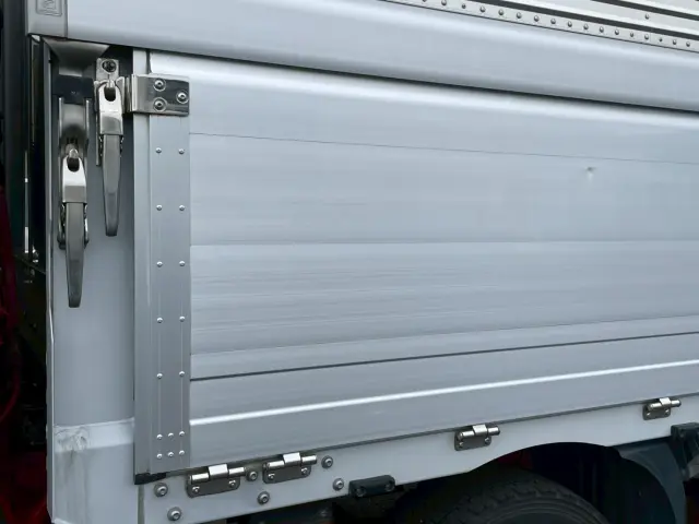 日野 プロフィア 2DG-FW1AHG(8x4)の写真21