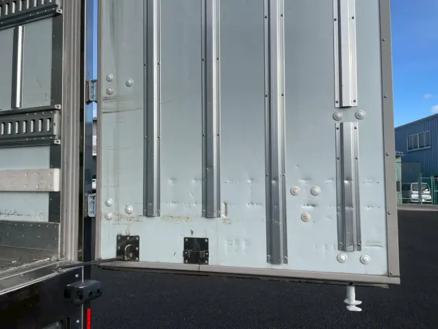 日野 レンジャー 2KG-FD2ABG(2WD)の写真13