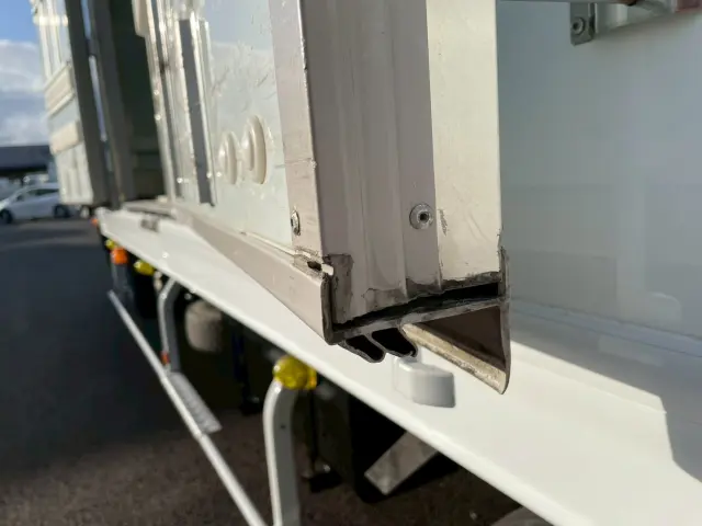 日野 レンジャー 2KG-FD2ABG(2WD)の写真18