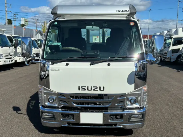 いすゞ エルフ 2RG-NJR88A(2WD)の写真2