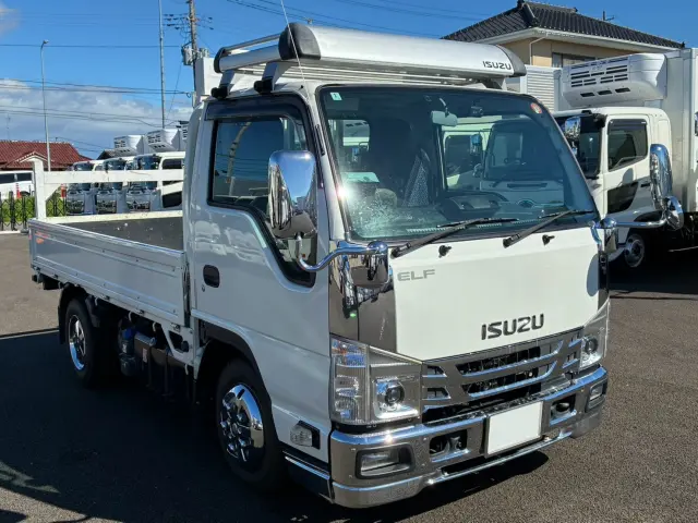 いすゞ エルフ 2RG-NJR88A(2WD)の写真3