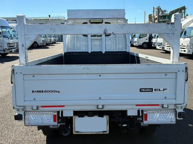 いすゞ エルフ 2RG-NJR88A(2WD)の写真5