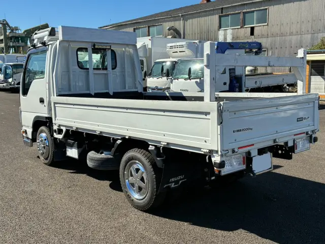 いすゞ エルフ 2RG-NJR88A(2WD)の写真6