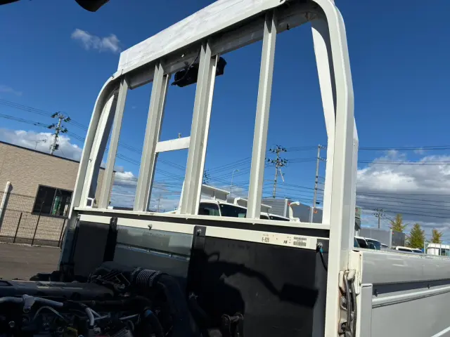 いすゞ エルフ 2RG-NJR88A(2WD)の写真24