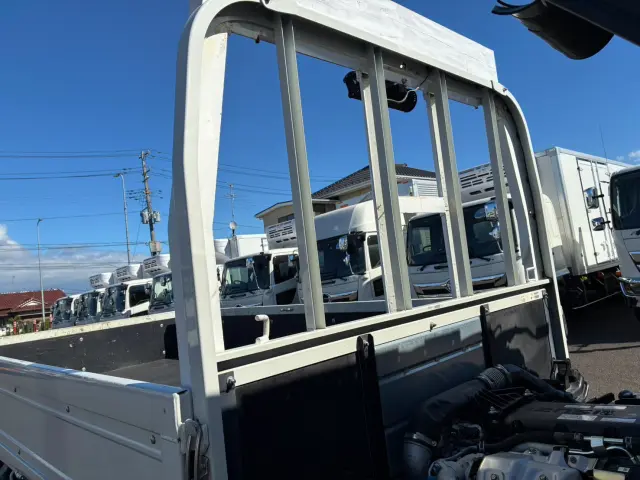 いすゞ エルフ 2RG-NJR88A(2WD)の写真25