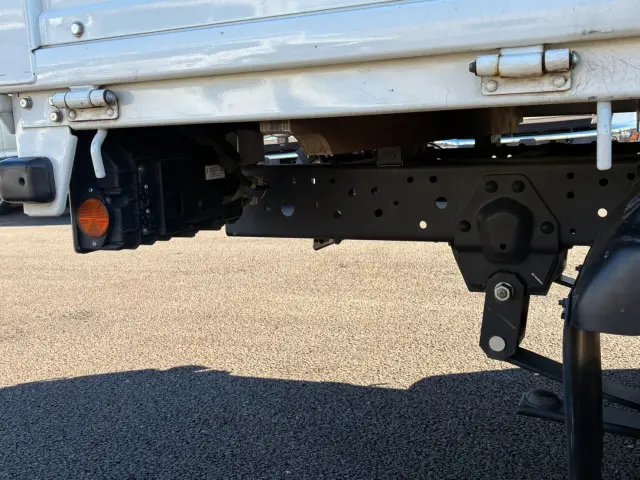 いすゞ エルフ 2RG-NJR88A(2WD)の写真28