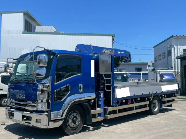 いすゞ フォワード 2RG-FTR90V2(2WD)の写真7