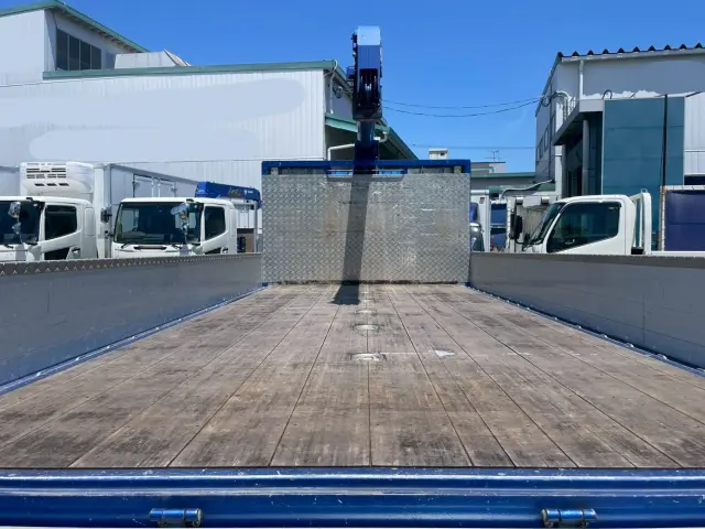 いすゞ フォワード 2RG-FTR90V2(2WD)の写真12
