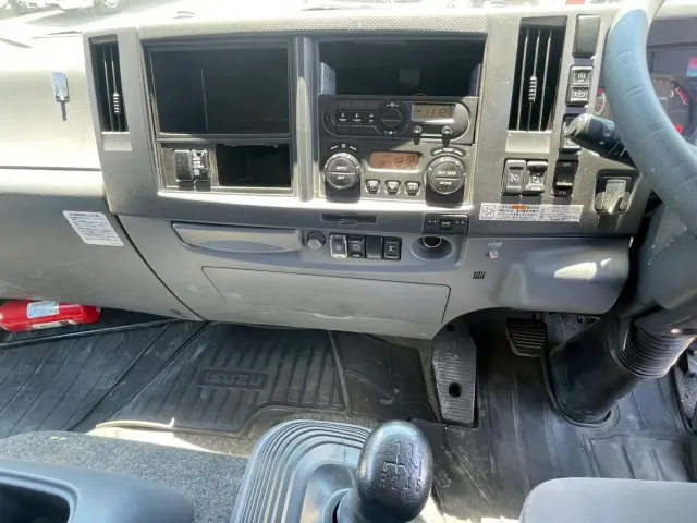 いすゞ フォワード 2RG-FTR90V2(2WD)の写真31