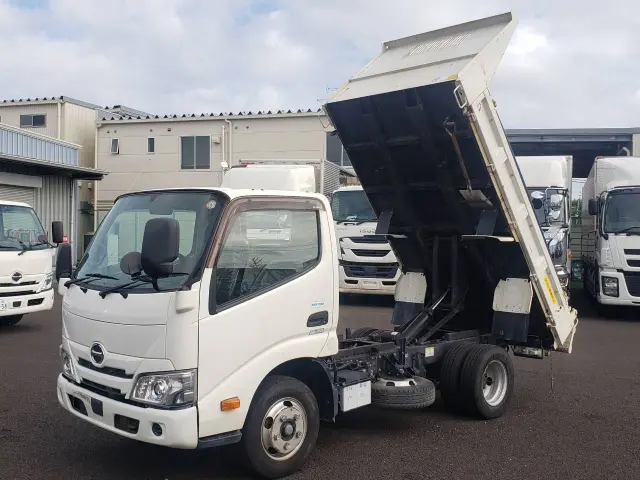 日野 デュトロ 2RG-XZC600T(2WD)の写真1