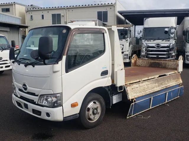 日野 デュトロ 2RG-XZC600T(2WD)の写真8
