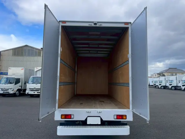 日野 デュトロ 2RG-XZU655M(2WD)の写真9