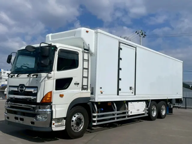 日野 プロフィア QPG-FR1AEXEJ(2WD)の写真1