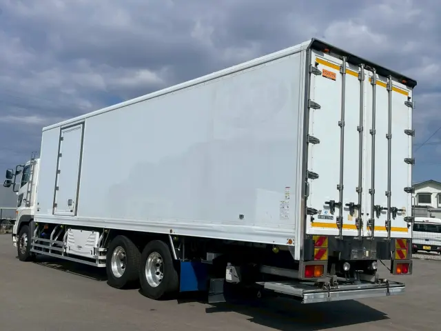 日野 プロフィア QPG-FR1AEXEJ(2WD)の写真6