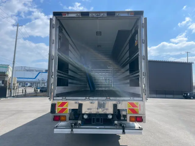 日野 プロフィア QPG-FR1AEXEJ(2WD)の写真7