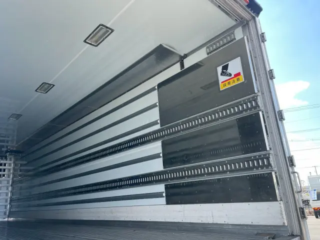 日野 プロフィア QPG-FR1AEXEJ(2WD)の写真13