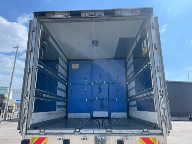 日野 プロフィア QPG-FR1AEXEJ(2WD)の写真14