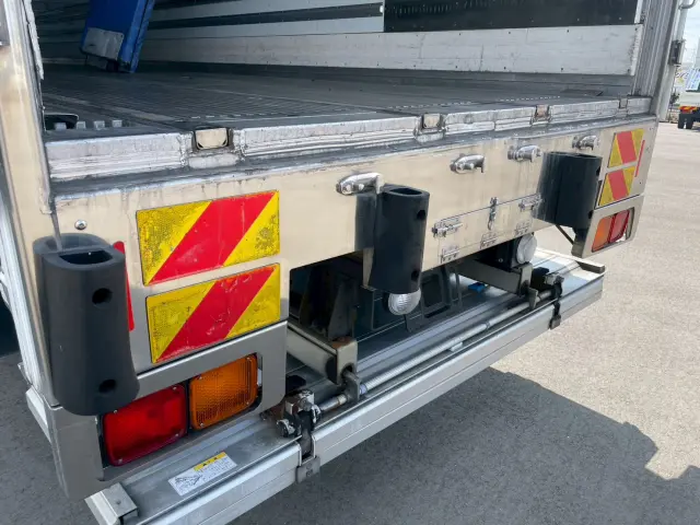 日野 プロフィア QPG-FR1AEXEJ(2WD)の写真16