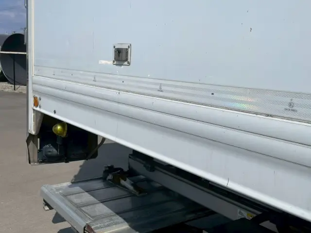 日野 プロフィア QPG-FR1AEXEJ(2WD)の写真27