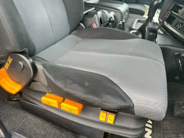 日野 プロフィア QPG-FR1AEXEJ(2WD)の写真43