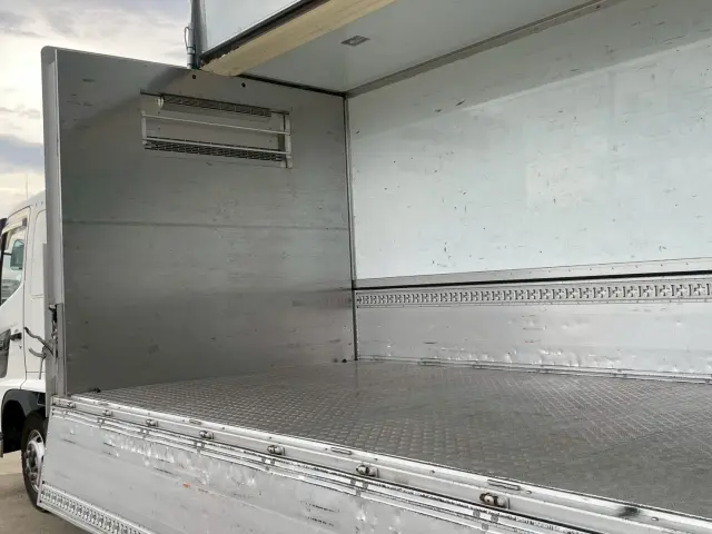 日野 レンジャー 2KG-FD2ABA(2WD)の写真16