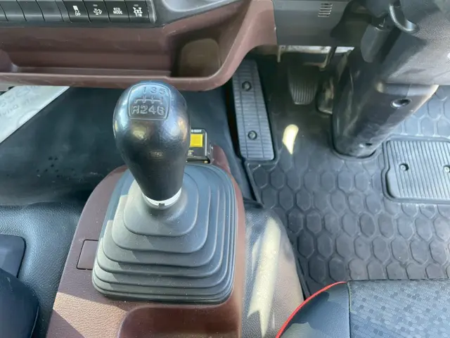 日野 レンジャー 2KG-FC2ABA(2WD)の写真35