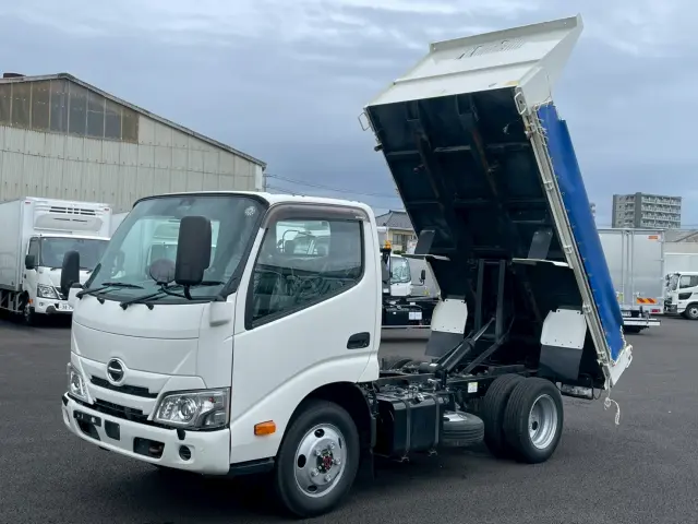 日野 デュトロ 2KG-XZU675T(4WD)の写真1