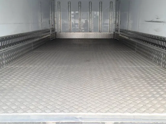 トヨタ ダイナ 2KG-XZU720(2WD)の写真11