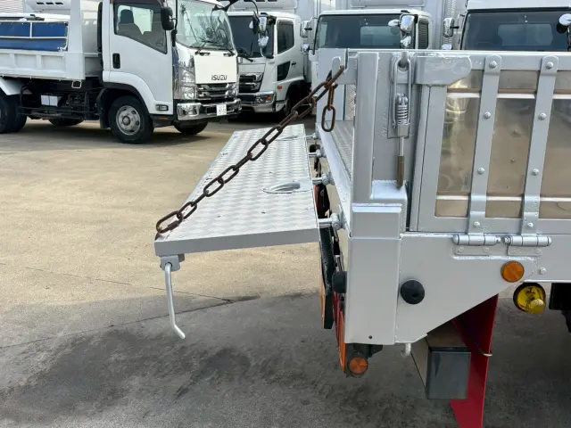 日野 プロフィア QPG-FWEXEG(2WD)の写真13