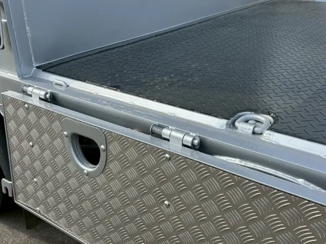 日野 プロフィア QPG-FWEXEG(2WD)の写真16