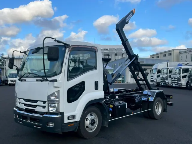 いすゞ フォワード 2RG-FRR90S2(2WD)の写真1
