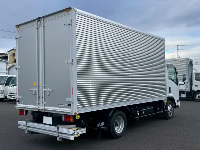 いすゞ エルフ 2RG-NPR88AN(2WD)の写真4