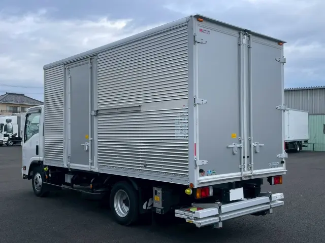 いすゞ エルフ 2RG-NPR88AN(2WD)の写真6