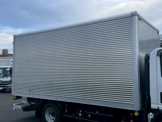 いすゞ エルフ 2RG-NPR88AN(2WD)の写真9