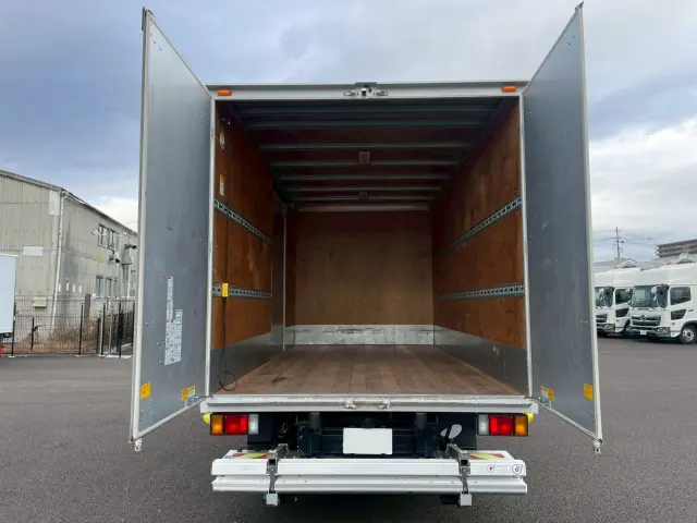 いすゞ エルフ 2RG-NPR88AN(2WD)の写真10