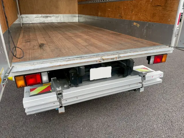 いすゞ エルフ 2RG-NPR88AN(2WD)の写真14