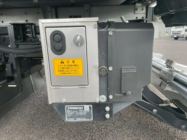 いすゞ エルフ 2RG-NPR88AN(2WD)の写真18