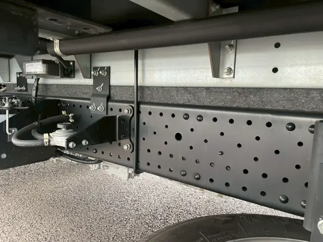 いすゞ エルフ 2RG-NPR88AN(2WD)の写真36